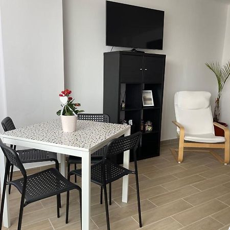 Zeini - Garsoniera Constanta Apartment Екстериор снимка