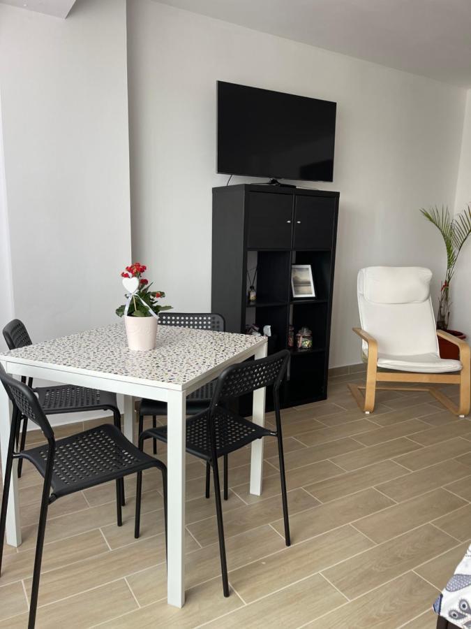 Zeini - Garsoniera Constanta Apartment Екстериор снимка